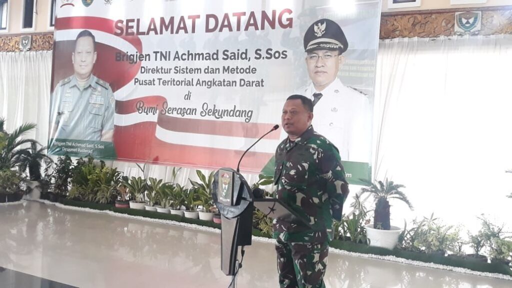 Kunker ke Muara Enim, Dirsismet Pusterad TNI Ajak Warga Kompak Jaga NKRI