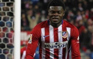Ayah Thomas Partey Isyaratkan Anaknya Tersedia di Bursa