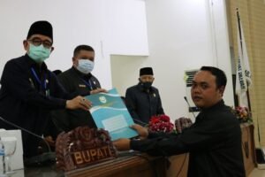 Fraksi DPRD Setujui Dua Raperda Inisiatif untuk Produk Hukum Daerah