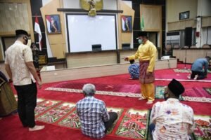 Shalat Jumat di Kantor Gubernur, Herman Deru Ingatkan Protokol Kesehatan
