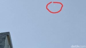 Belasan Benda Misterius di Langit Klaten Pagi Ini, Balon Udara Lagi?