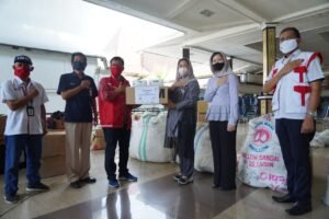 PMI Sumsel Terima Bantuan APD dan Hand Sanitizer dari Satgas Bencana BUMN