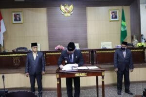 Tiga Raperda Disetujui Menjadi Perda