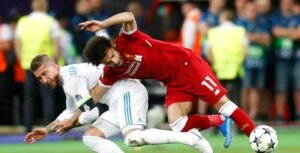 Chiellini Bela Ramos Saat Jatuhkan Mohamed Salah