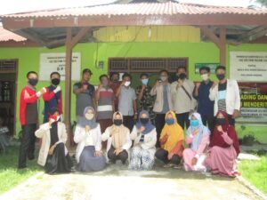 Relawan OKU TIMUR Bagikan Sembako dan Masker