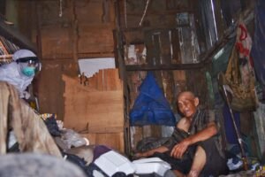 Fitrianti Kembali Temukan Seorang Kakek yang Tinggal Digubuk Reyot