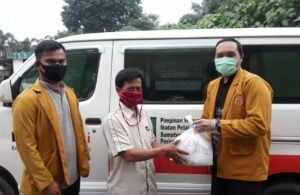 IPM Sumsel Bagikan Masker dan Sembako