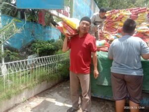 Warga Merapi Lahat Dapat Bantuan Beras