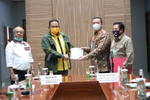 Dodi Reza Sahkan Kepengurusan IKA-Muba 2020-2024