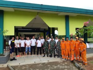 Antisipasi Corona, Polres Mura Gotong Royong Bersihkan Lingkungan