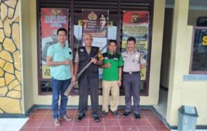 Wakili Warga, Roma Irama Serahkan Senpira ke Polisi