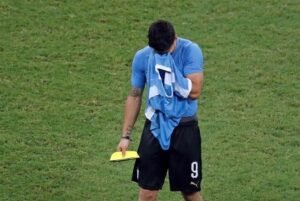 Ini Pesan Suarez untuk Barcelona Agar Messi tak Hengkang