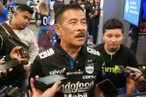 Umuh Bulatkan Tekad Mundur dari Manajerial Persib