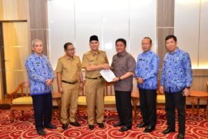 Sampaikan Kondisi Banjir, Pemkab Mura Terima Bantuan Gubernur