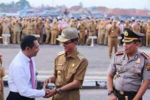 Wali Kota Harnojoyo Serahkan Penghargaan kepada Kapolrestabes Palembang