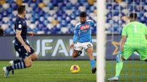 Hasil Coppa Italia: Diwarnai 2 Kartu Merah, Napoli Singkirkan Lazio