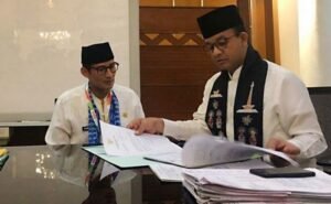Sinyal Dukungan dari Jokowi, Sandiaga Akan Dihadapkan dengan Anies Baswedan?