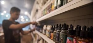 Pemerintah Diminta Siapkan Regulasi Khusus Rokok Elektronik