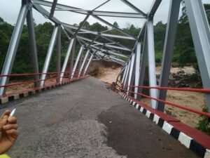 Jembatan Penghubung Lahat-Muara Enim Putus