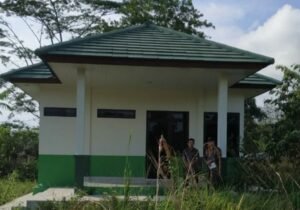 Terbengkalai, DPRD Basel Tinjau Pustu Desa Keposang