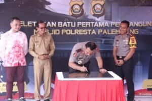 Harnojoyo Hadiri Peletakan Batu Pertama Masjid Polresta Palembang