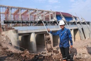 Harnojoyo Tinjau Proyek Pompanisasi Sungai Bendung