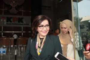 Selain Mahfud, Bupati Minsel dan CEO Gojek Hadir di Istana