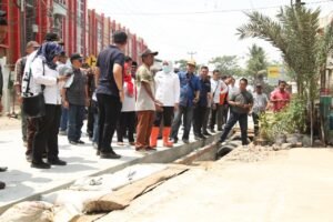 Wawako Palembang Tinjau Pengerjaan Jalan Celentang dan Sukawinatan
