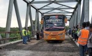 Selesai Diperbaiki, Jembatan Penghubung Sumsel-Lampung Sudah Bisa Dilewati