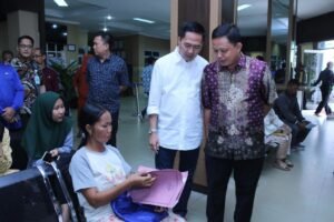 Sekda Palembang Amati Sistem Administrasi Kesbangpol dan Capil