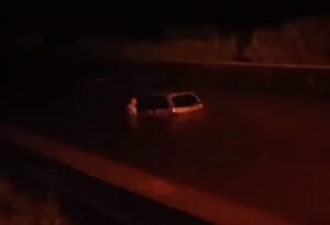 Mobil Avanza Terendam Sedalam 5 Meter