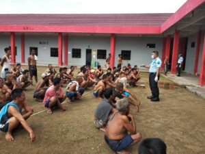 Berantas Halinar, Petugas Lapas Kayuagung Razia Blok Napi