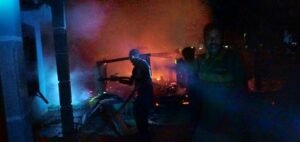 Dua Rumah di SP Padang Hangus Terbakar