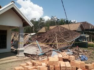 Pasal Pembunuhan, Warga Dua Desa Nyaris Bentrok Rumah TSK Rata dengan Tanah