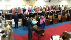 Gantikan Firdaus, Asmania Dilantik Jadi Anggota Dewan