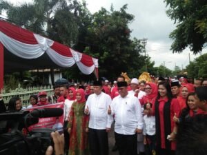 Daftar ke KPU, Abdiyanto-Made Diarak dengan Tanjidor dan Pakaian Adat BALI