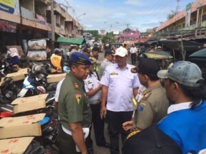 Semrawut Jalan Inspektur Yazid Jadi Terminal Sementara