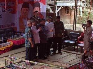 Cabup-Cawabup Gunakan Topi Perang Puyang