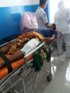 lagi Asyik Nyadap Karet, Mustofa Ditembak