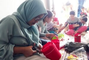 Alfamart Gelar Pelatihan Teknik Mempercantik Toples