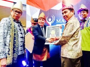 SBH Terima Penghargaan Tokoh Inspirasi Sriwijaya