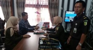 Kejari Linggau Setorkan Rp850juta ke Kas Negara