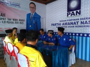 Kader Golkar Ambil Formulir Cawabup di Kantor PAN