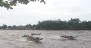 Lebaran, Pengemudi Speadboot Raup Untung
