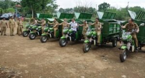 Pemkot Linggau Serah 26 Unit Motor Pengangkut Sampah