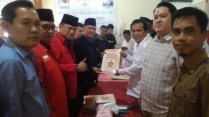 Abdiyanto dan Endeh Ambil Formulir Secara Bersamaan