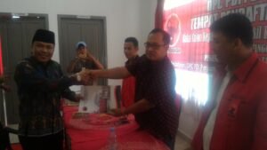 Ambil Formulir Balonbup di PDIP, SBH Siap Rebut OKI I