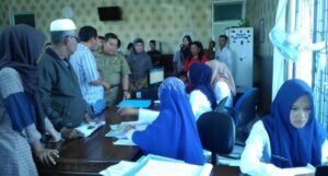 Sekda OKI Sidak Pelayanan RSUD dan Disdukcapil