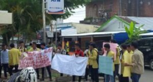 Aliansi Pemuda Silampari Geruduk Kejari Lubuklinggau
