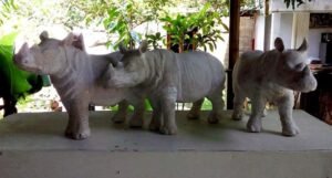 Miniatur Badak Sumatera Jadi Souvenir di Kegiatan Bonn Challenge